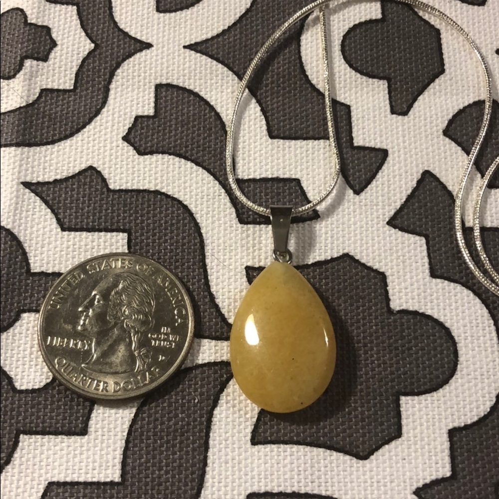 Yellow calcite with 18 in sterling silver chain - Picture 3 of 4